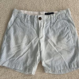 gap 00P shorts